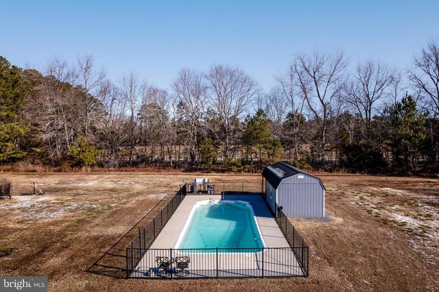 1960 ERICA RD, Montross, VA 22520