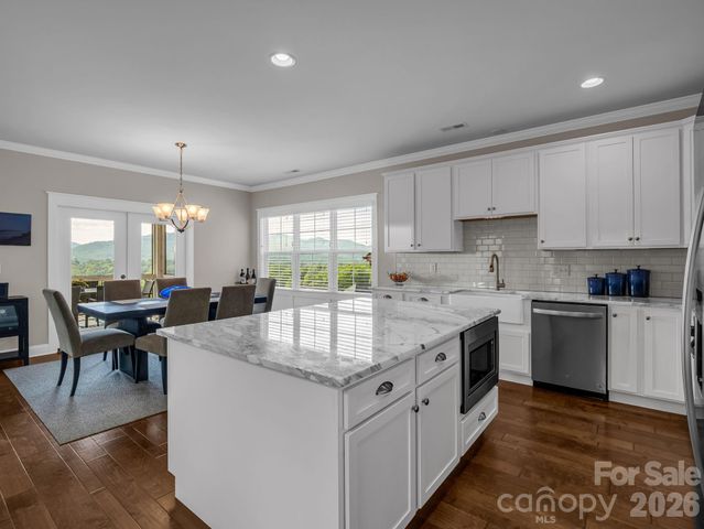 66 Tudor Way, Black Mountain, NC 28711