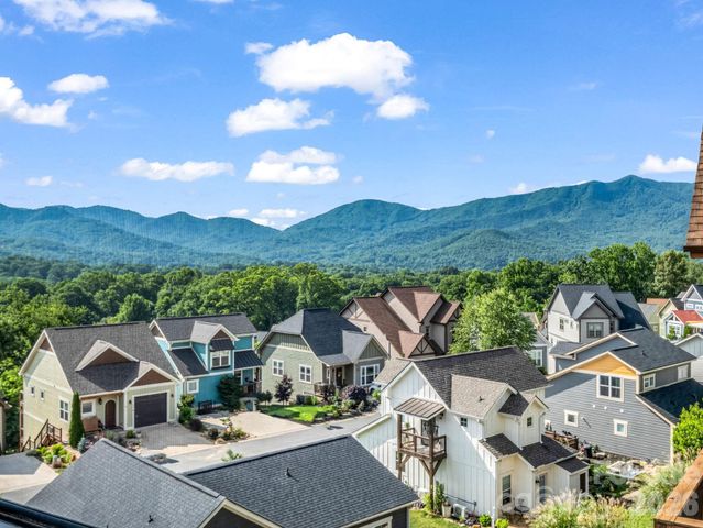 66 Tudor Way, Black Mountain, NC 28711