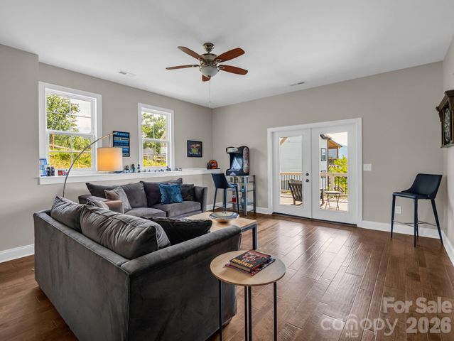 66 Tudor Way, Black Mountain, NC 28711