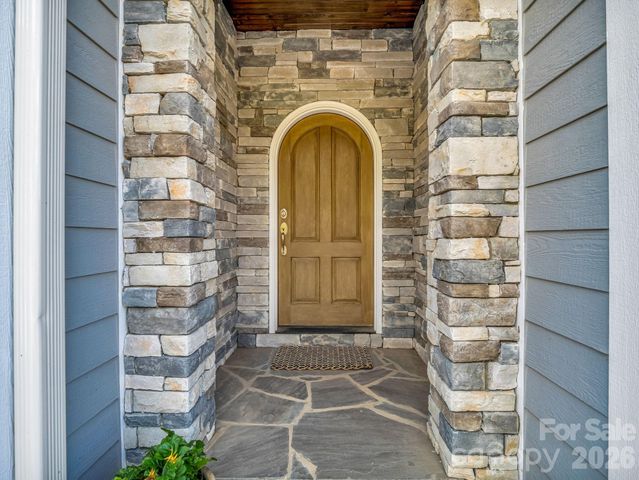 66 Tudor Way, Black Mountain, NC 28711
