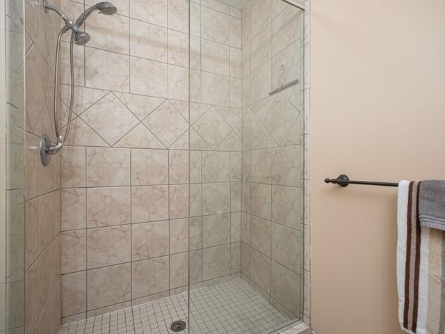 2113 Village Terrace, Bloomington, MN 55431