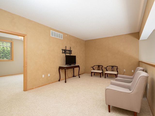 2113 Village Terrace, Bloomington, MN 55431