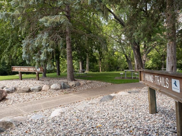 2113 Village Terrace, Bloomington, MN 55431