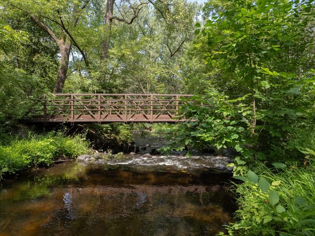 2113 Village Terrace, Bloomington, MN 55431