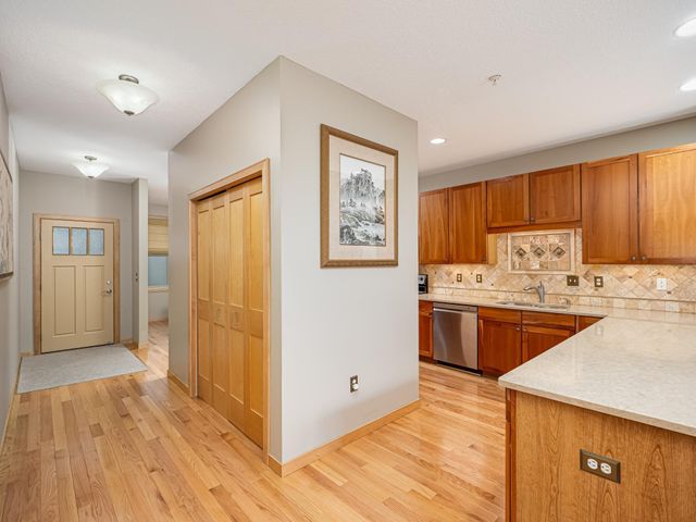 2113 Village Terrace, Bloomington, MN 55431