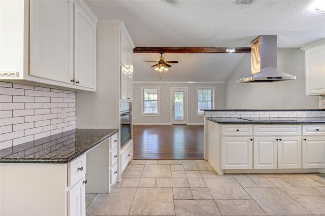 7306 Cottonwood Drive, Baytown, TX 77521