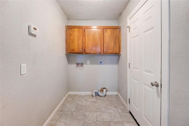 7306 Cottonwood Drive, Baytown, TX 77521