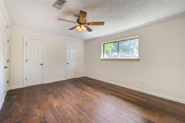 7306 Cottonwood Drive, Baytown, TX 77521