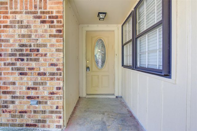 7306 Cottonwood Drive, Baytown, TX 77521