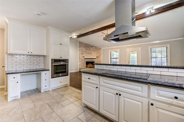 7306 Cottonwood Drive, Baytown, TX 77521