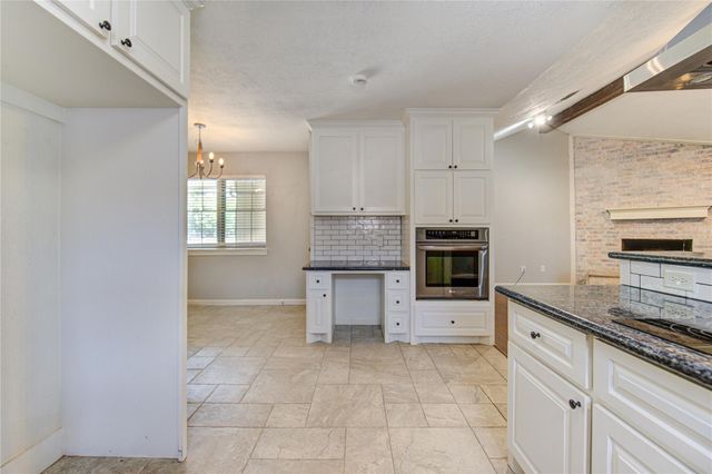 7306 Cottonwood Drive, Baytown, TX 77521
