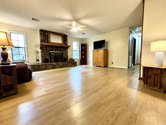 49 Valley Road, Conway, AR 72032