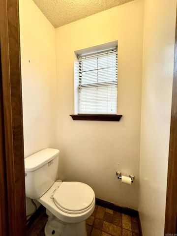 49 Valley Road, Conway, AR 72032