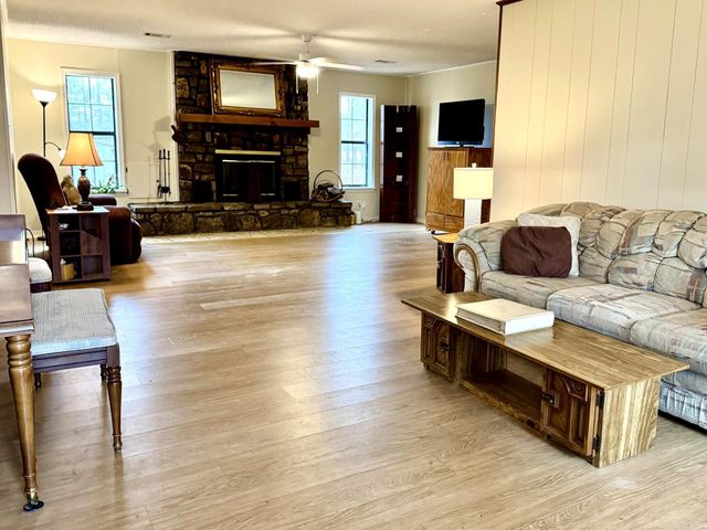 49 Valley Road, Conway, AR 72032