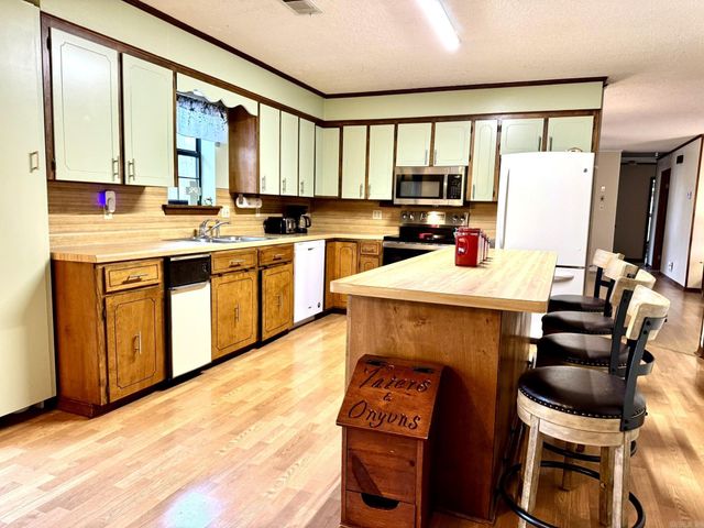 49 Valley Road, Conway, AR 72032