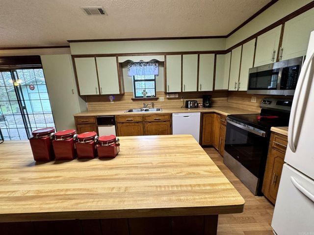 49 Valley Road, Conway, AR 72032