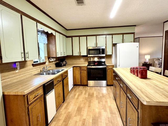 49 Valley Road, Conway, AR 72032