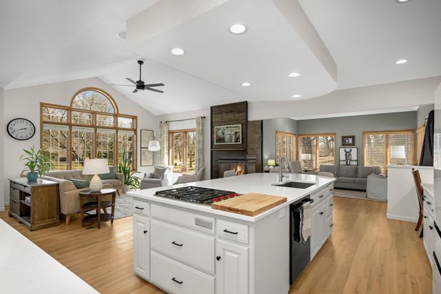 12201 Glendale Lane, Minnetonka, MN 55305