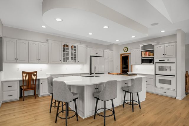 12201 Glendale Lane, Minnetonka, MN 55305