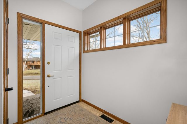 12201 Glendale Lane, Minnetonka, MN 55305