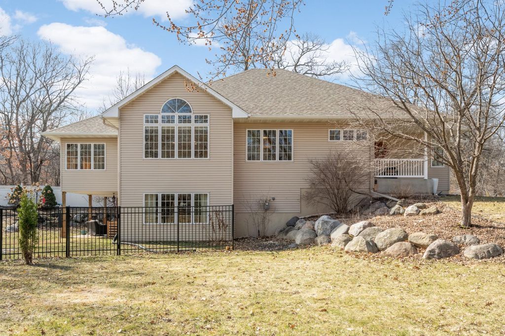 12201 Glendale Lane, Minnetonka, MN 55305