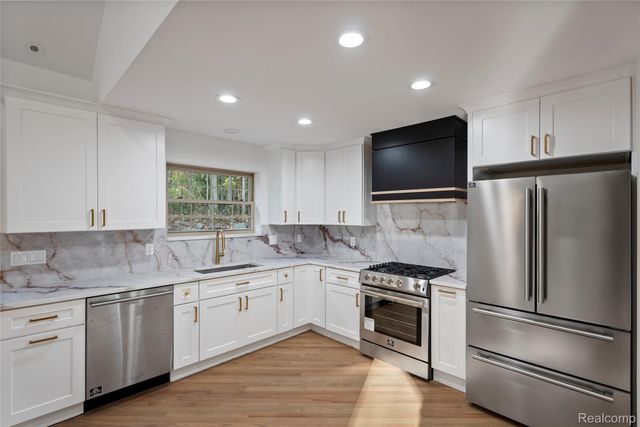 2631 Lakeville Road, Oxford Charter Township, MI 48370