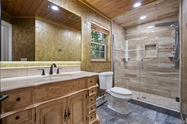 2631 Lakeville Road, Oxford Charter Township, MI 48370