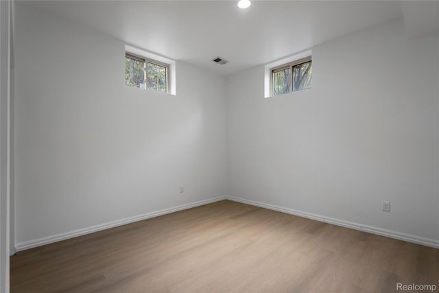 2631 Lakeville Road, Oxford Charter Township, MI 48370