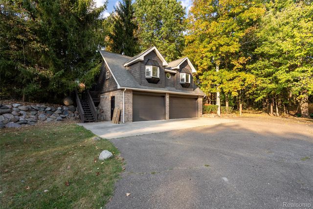 2631 Lakeville Road, Oxford Charter Township, MI 48370