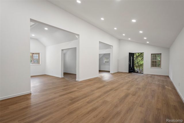 2631 Lakeville Road, Oxford Charter Township, MI 48370