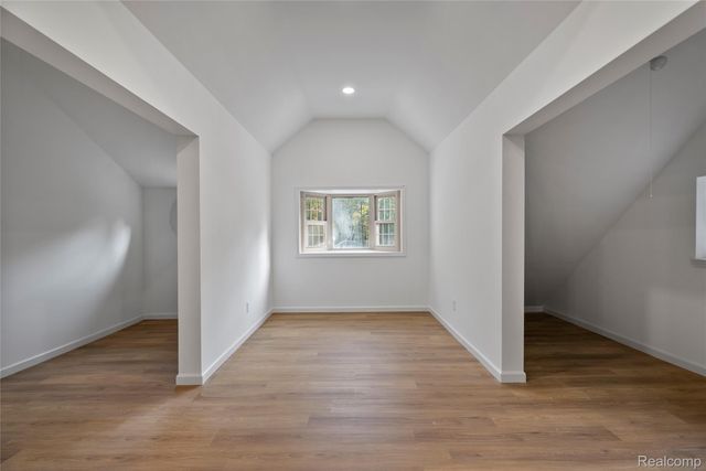 2631 Lakeville Road, Oxford Charter Township, MI 48370