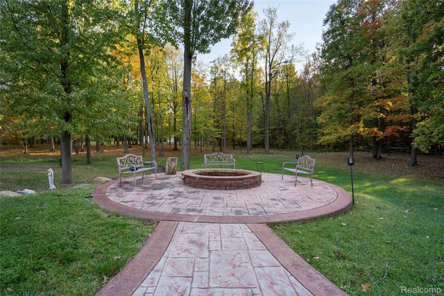 2631 Lakeville Road, Oxford Charter Township, MI 48370