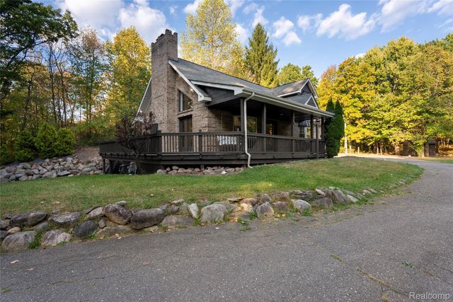 2631 Lakeville Road, Oxford Charter Township, MI 48370