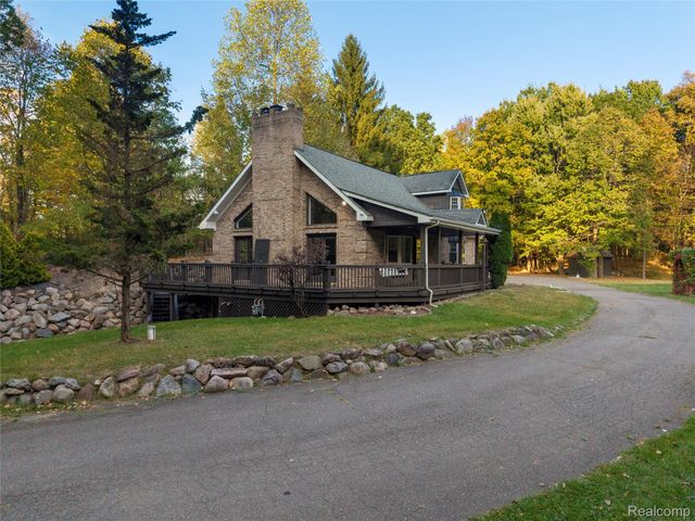 2631 Lakeville Road, Oxford Charter Township, MI 48370