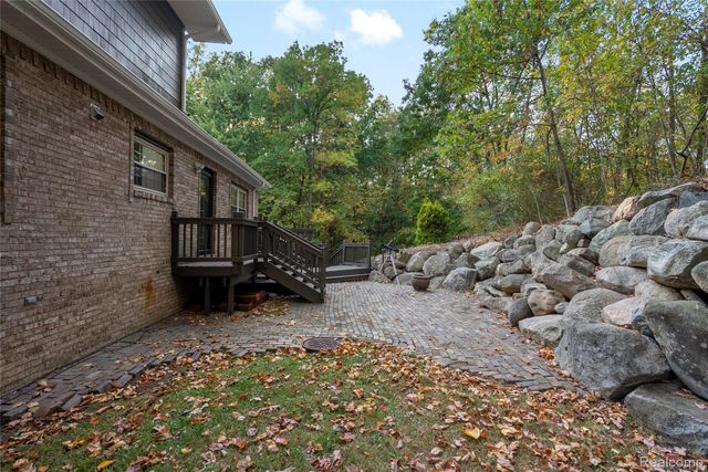 2631 Lakeville Road, Oxford Charter Township, MI 48370