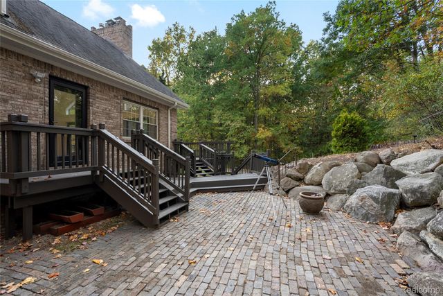 2631 Lakeville Road, Oxford Charter Township, MI 48370