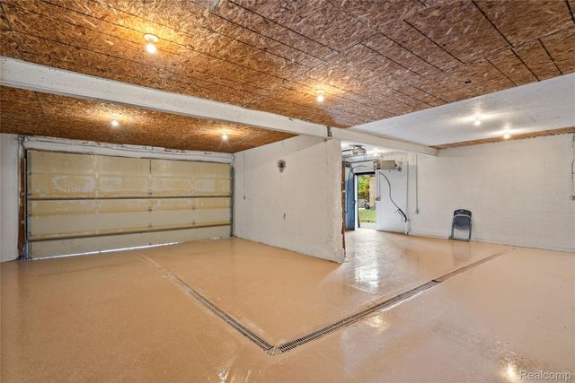 2631 Lakeville Road, Oxford Charter Township, MI 48370