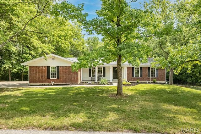 5927 Lafayette Drive, Weldon Spring, MO 63304