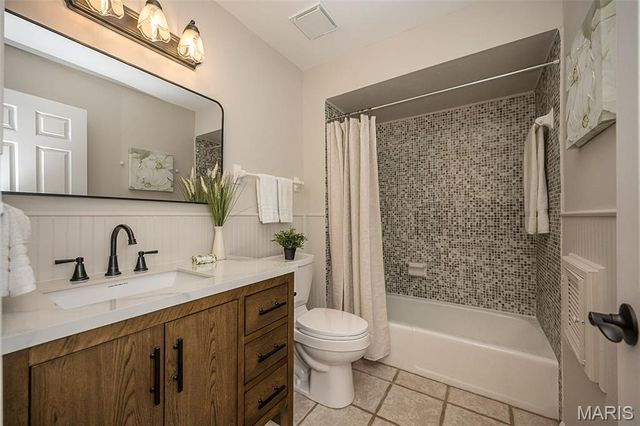 5927 Lafayette Drive, Weldon Spring, MO 63304
