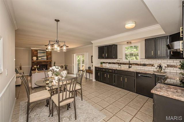 5927 Lafayette Drive, Weldon Spring, MO 63304