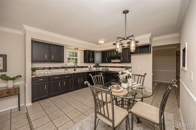 5927 Lafayette Drive, Weldon Spring, MO 63304