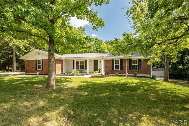 5927 Lafayette Drive, Weldon Spring, MO 63304