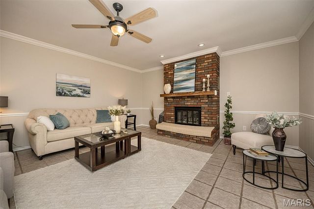 5927 Lafayette Drive, Weldon Spring, MO 63304