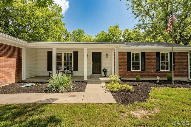 5927 Lafayette Drive, Weldon Spring, MO 63304