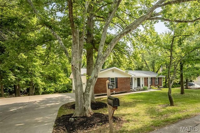 5927 Lafayette Drive, Weldon Spring, MO 63304