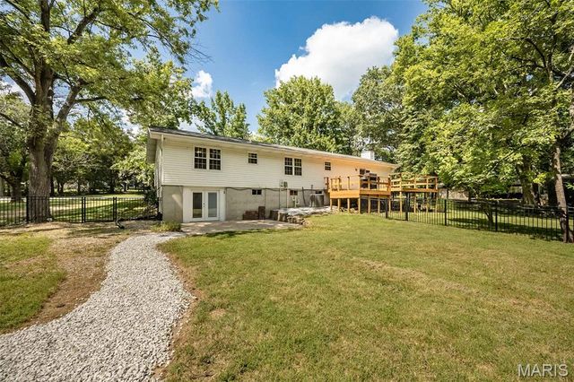 5927 Lafayette Drive, Weldon Spring, MO 63304
