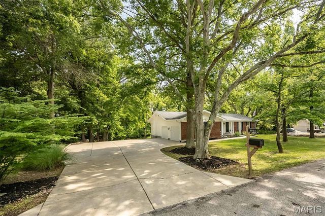 5927 Lafayette Drive, Weldon Spring, MO 63304