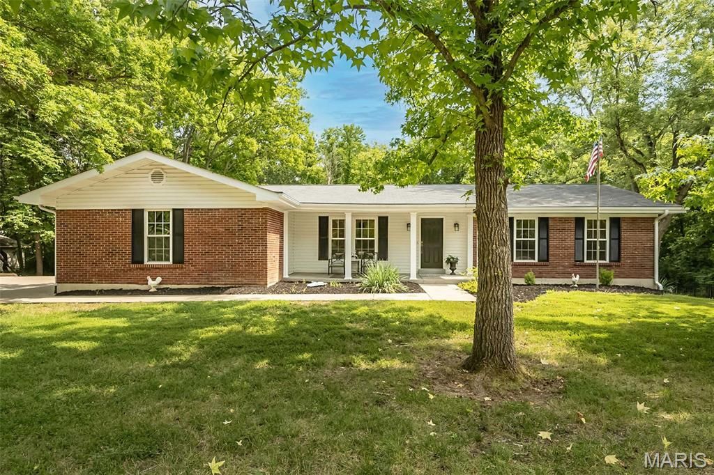 5927 Lafayette Drive, Weldon Spring, MO 63304