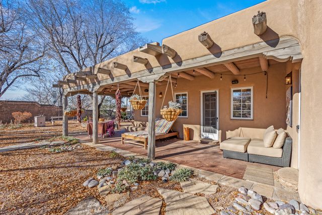 1109 Don Gaspar Lane, Santa Fe, NM 87505